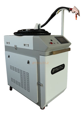 آلة تنظيف ليزر محمولة مستمرة 1500W / 2000W لإزالة الصدأ