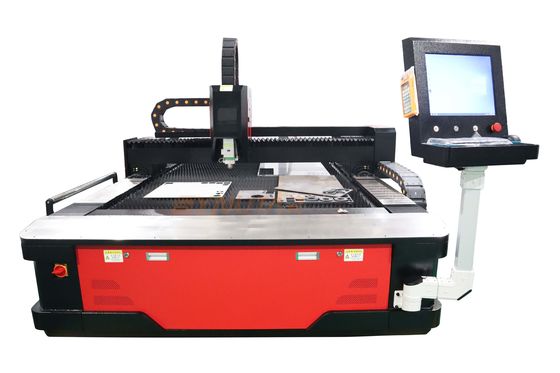 1.5KW/2KW/3KW/4KW/6KW 1500 * 3000mm منطقة العمل آلة قطع ليزر الألياف التحكم بها نظام سيبكوت